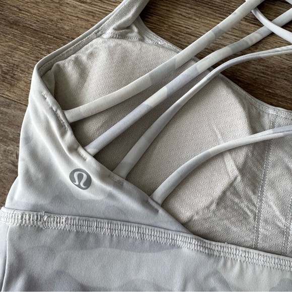 Lululemon 🍋 Free to Be Longline Bra - Wild Light Support, A/B Cup - Picture 4 of 4
